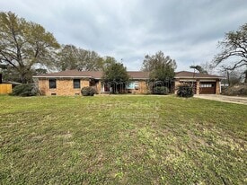 817 Westmont Dr in Houston, TX - Building Photo