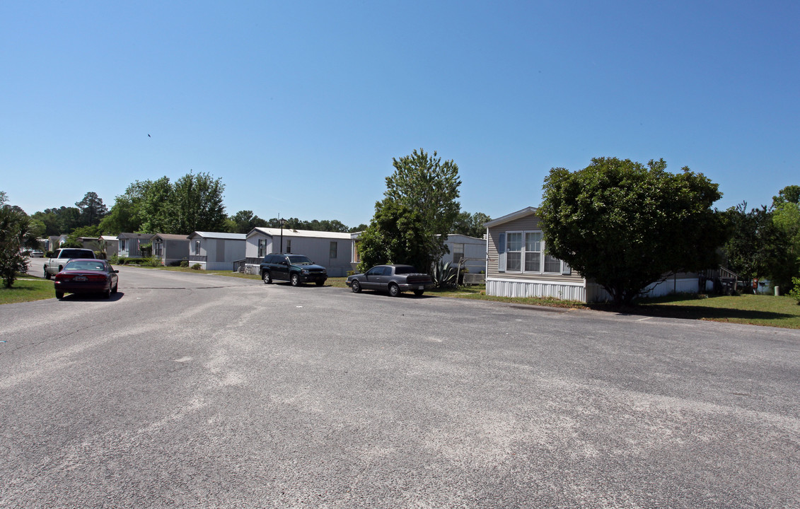 Lakeside Mobile Home Park in Charleston, SC - Building Photo