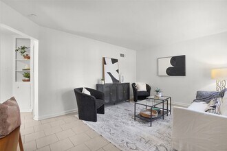 9845 Dennis Dr in St. Louis, MO - Building Photo - Building Photo