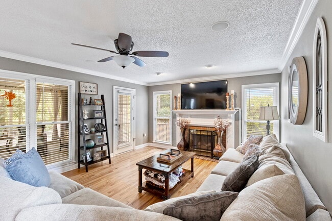 102 Briarpark Dr in Greer, SC - Building Photo - Building Photo