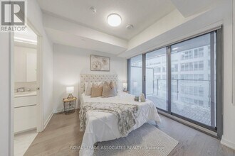 25 Richmond St E in Toronto, ON - Building Photo - Building Photo