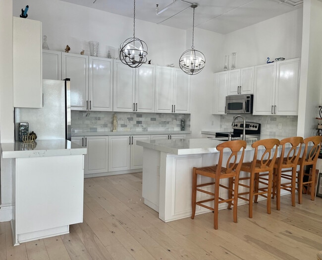 301 W Atlantic Ave in Delray Beach, FL - Building Photo - Building Photo