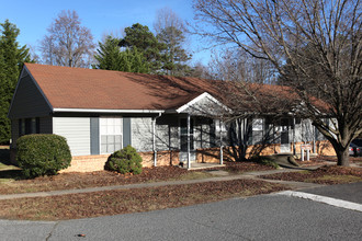 Breeze Hill Apartments in Asheboro, NC - Building Photo - Building Photo