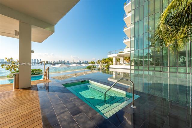 1300 Monad Ter, Unit 11B in Miami Beach, FL - Foto de edificio - Building Photo