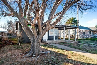 2011 W 16th St in Odessa, TX - Foto de edificio - Building Photo
