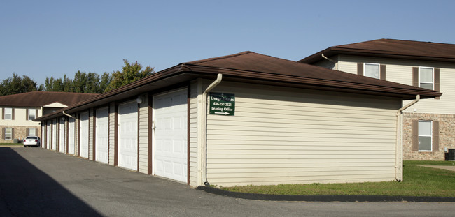 Osage Estates Apartments in Pacific, MO - Foto de edificio - Building Photo