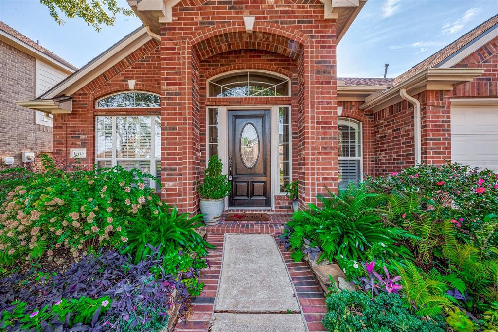 18415 W Laura Shore Dr in Cypress, TX - Building Photo