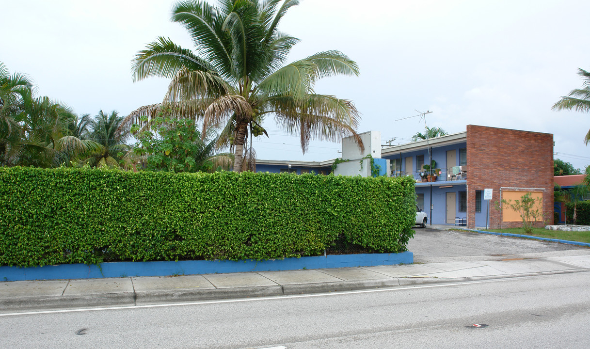 The Gwendolyn Apartments in West Palm Beach, FL - Building Photo