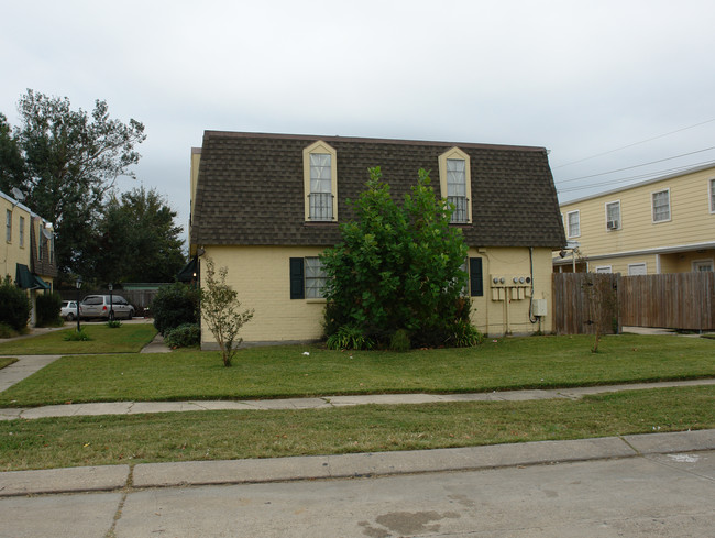 3508 Martinique Ave in Kenner, LA - Foto de edificio - Building Photo