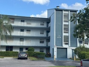 7608 NW 18th St, Unit Palm Springs Condo in Margate, FL - Foto de edificio - Building Photo