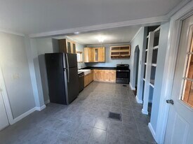 26 Highland Ln in Bangor, ME - Building Photo