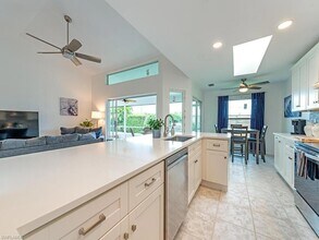 132 Bordeaux Cir, Unit 1701-08 in Naples, FL - Building Photo - Building Photo