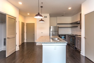 841 Memorial in Atlanta, GA - Building Photo - Interior Photo