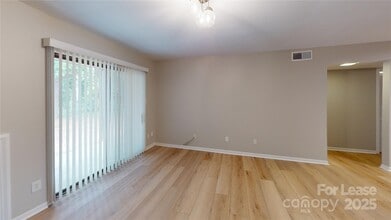 6100 Heathstone Ln in Charlotte, NC - Building Photo - Building Photo