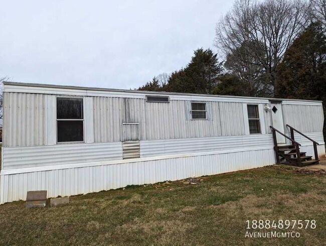 3010 21st St Ln NE in Hickory, NC - Building Photo - Building Photo