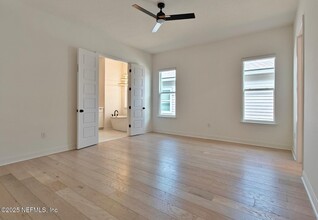 274 Daydream Ave in Yulee, FL - Foto de edificio - Building Photo