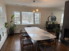 44 Rolling Ln in Newton, MA - Building Photo - Building Photo