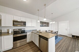 3984 W 1850 N, Unit 304