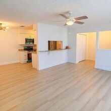 4055 NW Cinnamon Tree Cir in Jensen Beach, FL - Building Photo - Building Photo