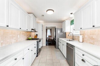 10859 Cal Rd in Baton Rouge, LA - Foto de edificio - Building Photo