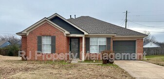 4297 Kings Valley Cove E in Memphis, TN - Building Photo