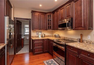 17 Lincoln St in Newport, RI - Building Photo - Building Photo