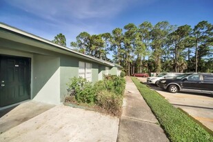 1914 Agora Cir SE in Palm Bay, FL - Foto de edificio - Building Photo