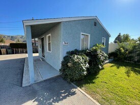 744-744 W Main St in Santa Paula, CA - Building Photo