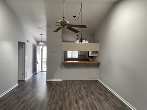 310 Murcott Dr in Oviedo, FL - Foto de edificio - Building Photo