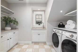 426 Dahlia Ave in Newport Beach, CA - Building Photo - Building Photo