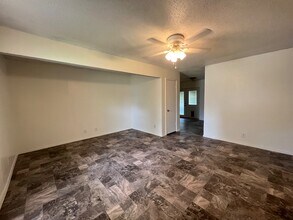 417 E Linden Ln in Mustang, OK - Building Photo - Building Photo