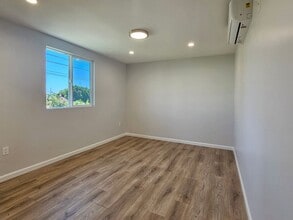 10622 Kester Ave in Los Angeles, CA - Foto de edificio - Building Photo
