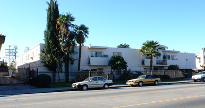 Vanowen Villas in Van Nuys, CA - Building Photo - Building Photo