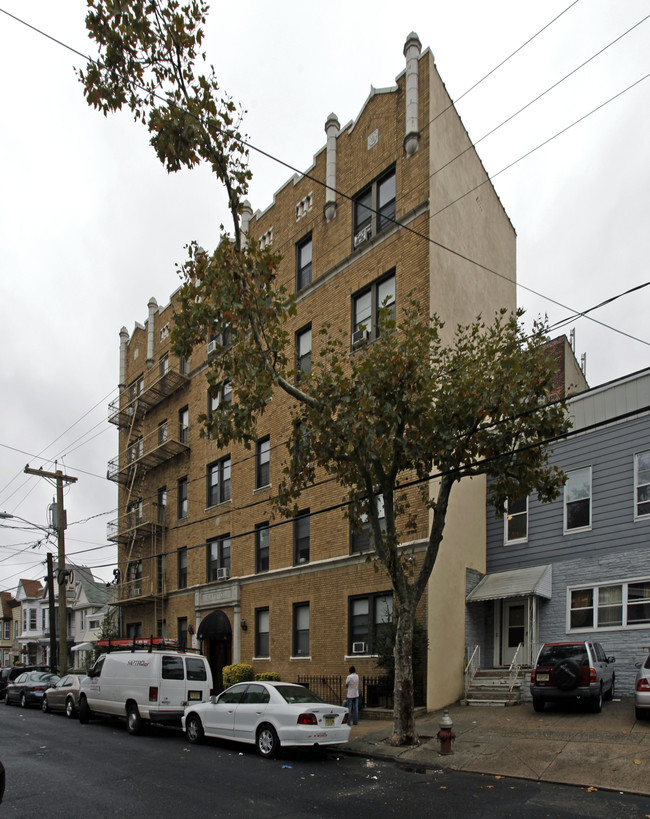 Capitol in Jersey City, NJ - Building Photo - Building Photo