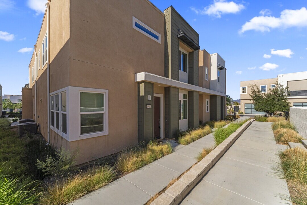 26912 W Winding Trail Ct in Valencia, CA - Building Photo