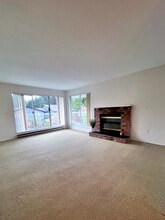 1001 Ridgeway Av in Coquitlam, BC - Building Photo - Building Photo
