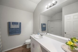 20730 Southern Wds Blvd in Roman Forest, TX - Building Photo - Building Photo