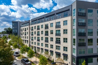 Hanover Edgewood in Atlanta, GA - Building Photo - Building Photo