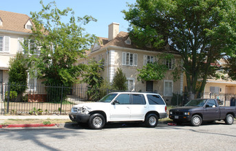 904 S Kenmore Ave in Los Angeles, CA - Building Photo - Building Photo