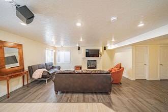 3660.5 Merlin Dr in Idaho Falls, ID - Foto de edificio - Building Photo