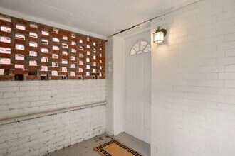 3805 New Hampshire Ave NW, Unit #2 in Washington, DC - Foto de edificio - Building Photo