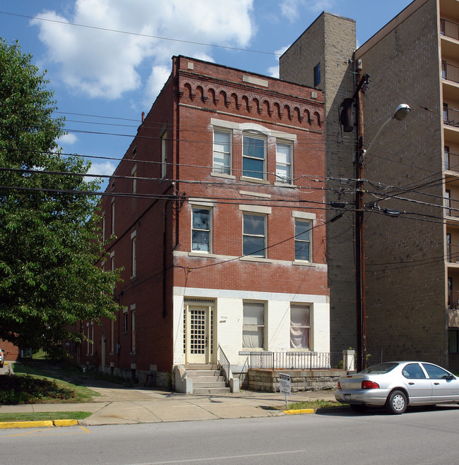 1046 Market St in Parkersburg, WV - Building Photo - Building Photo