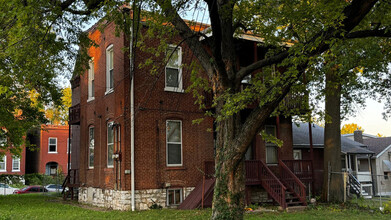 1048 Sells Ave in St. Louis, MO - Building Photo - Building Photo