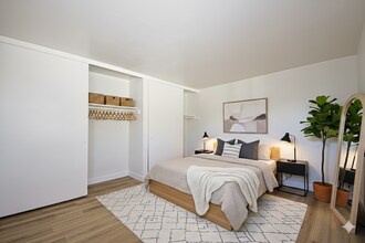 8975 Dicks St in West Hollywood, CA - Building Photo - Building Photo