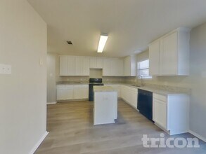 5033 Meridian Ln in Fort Worth, TX - Building Photo - Building Photo