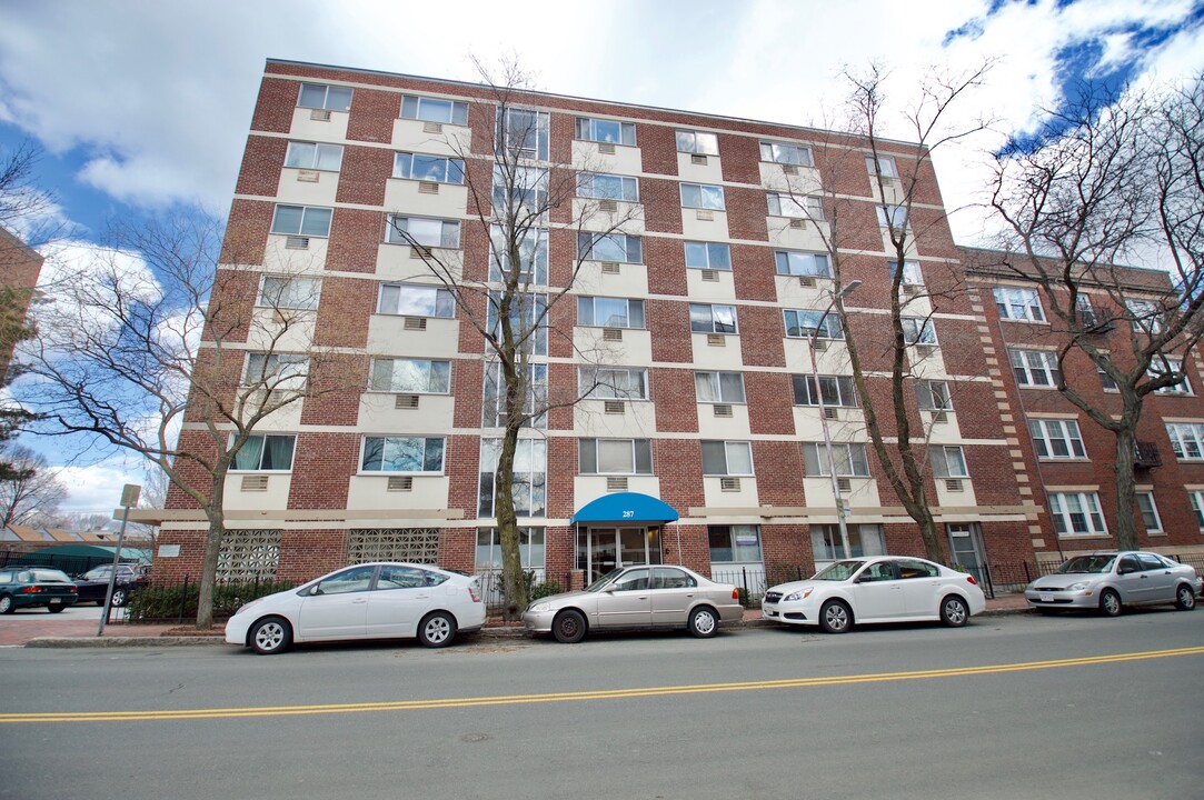 287 Harvard St, Unit 75 in Cambridge, MA - Foto de edificio