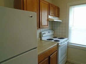327 Augur St in Hamden, CT - Building Photo - Building Photo