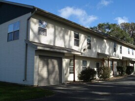 939 West Ave in Onalaska, WI - Building Photo