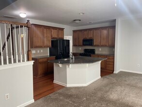 2585 Maple Leaf Ter in Cumming, GA - Building Photo - Building Photo