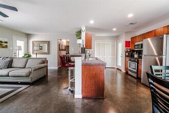 1810 Quanah Parker Trail in Austin, TX - Building Photo - Building Photo